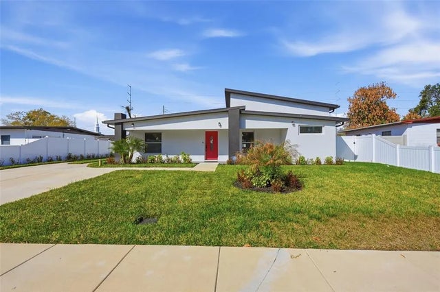 10104 N Dartmouth Avenue, TAMPA