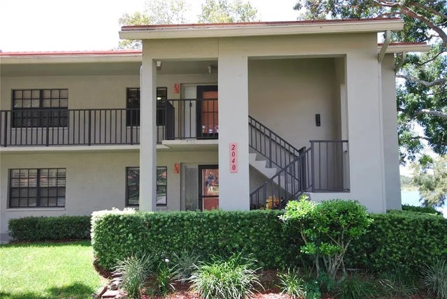 2040 Lakeview Drive 206, CLEARWATER