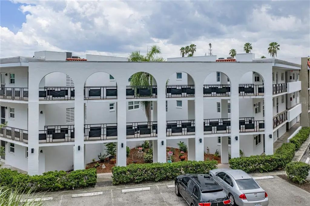 100 El Camino Drive 301, WINTER HAVEN