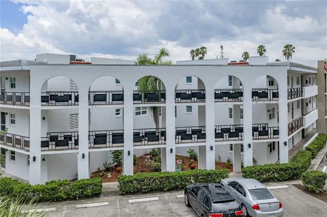 100 El Camino Drive 301, WINTER HAVEN