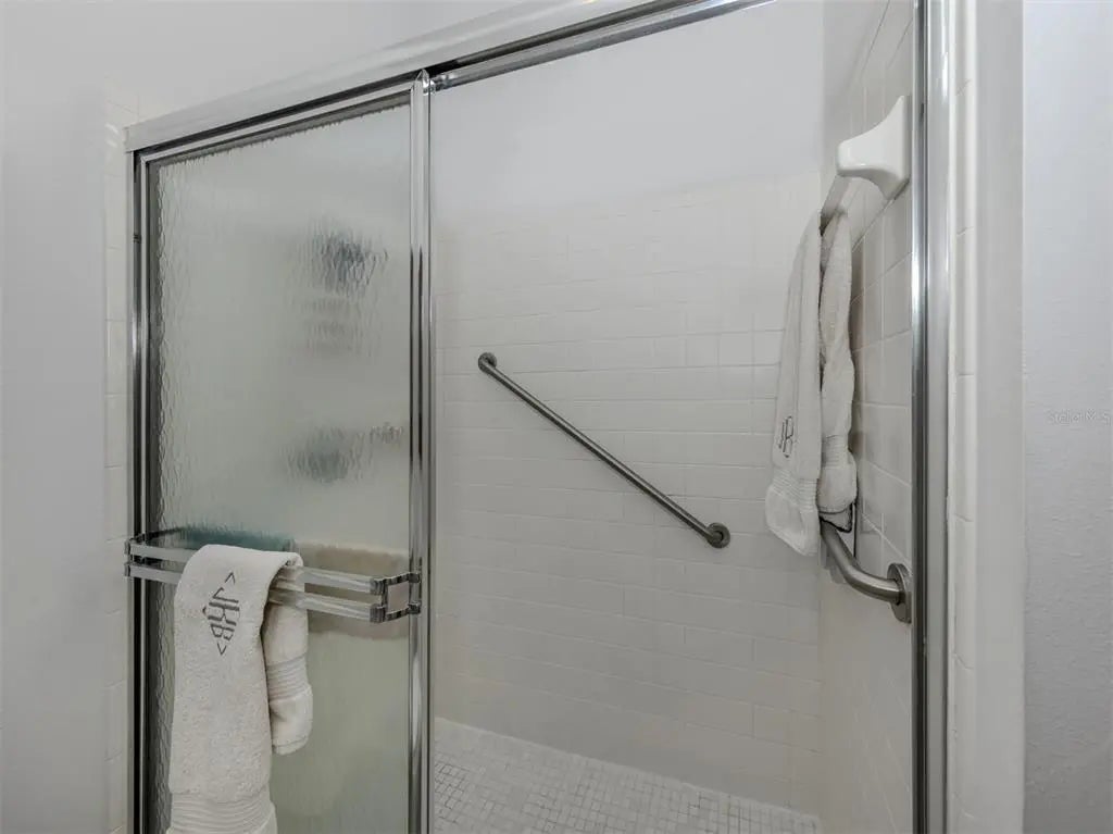 Gulf Shores Realty: 17 0c1548aff36fa73ea4a0911e39908e91 l