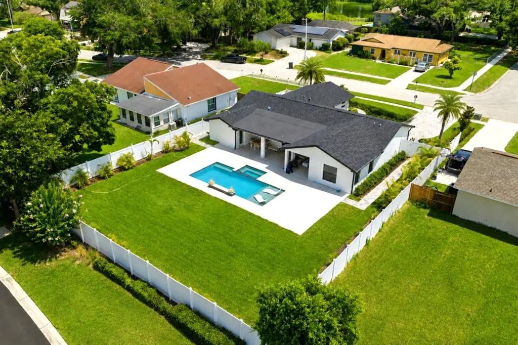 906 Samy Drive, TAMPA
