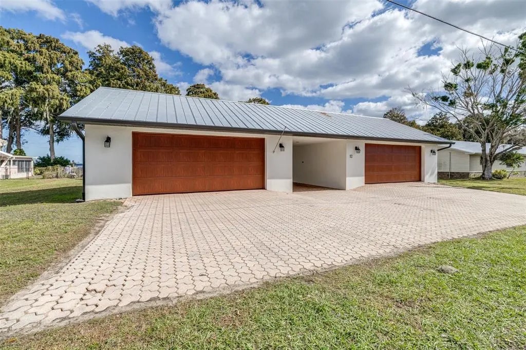 12 N Lakeview Drive, HAINES CITY