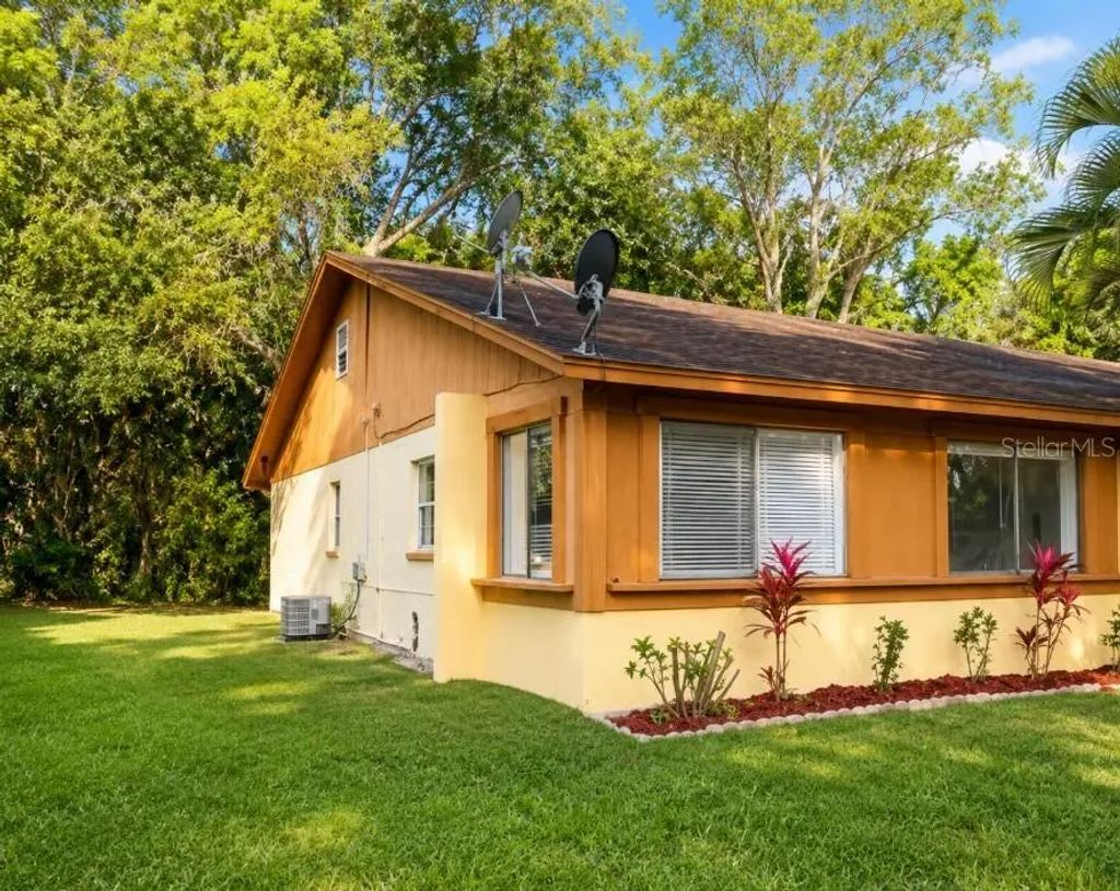 1152 Old South Drive, LAKELAND