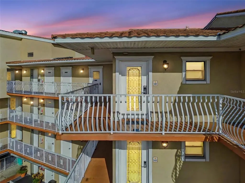 1420 Bayshore Boulevard 402, DUNEDIN