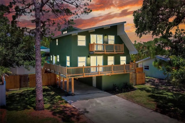 300 Freeport Avenue Ne, ST PETERSBURG