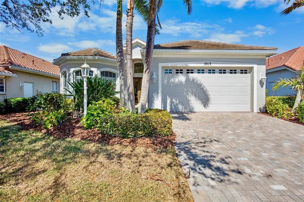 5013 Hanging Moss Lane, SARASOTA