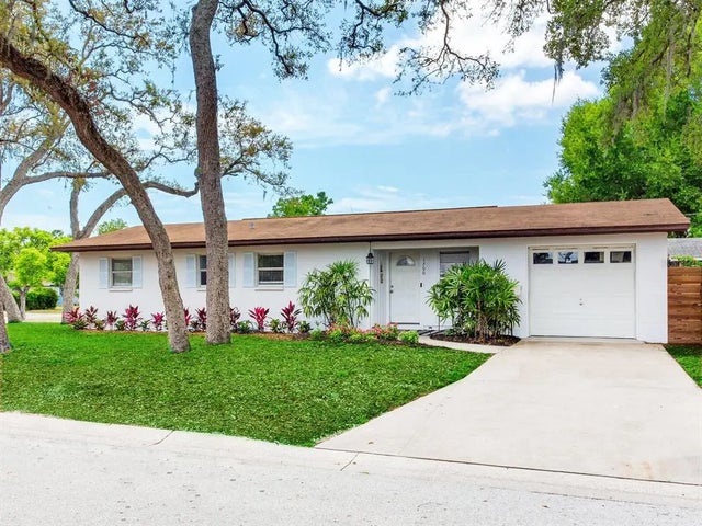1700 25th Street N, ST PETERSBURG