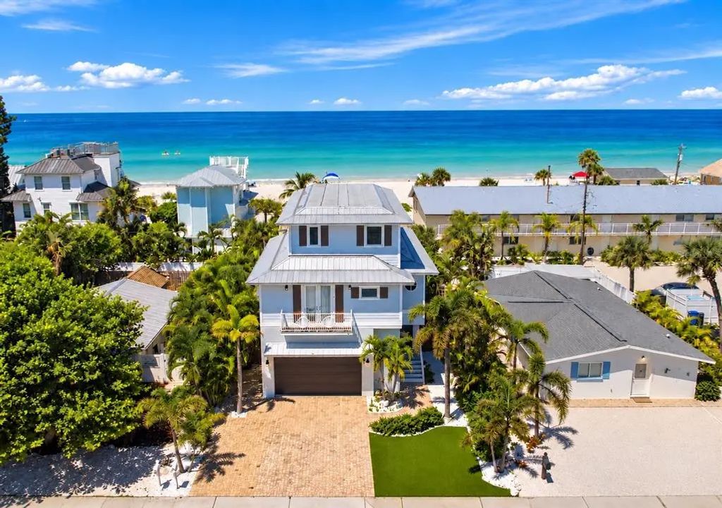 3014 Avenue E, BRADENTON BEACH