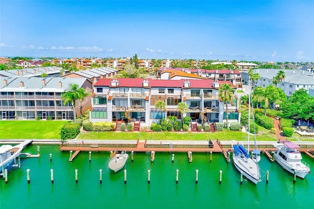 557 Pinellas Bayway S 303, ST PETERSBURG