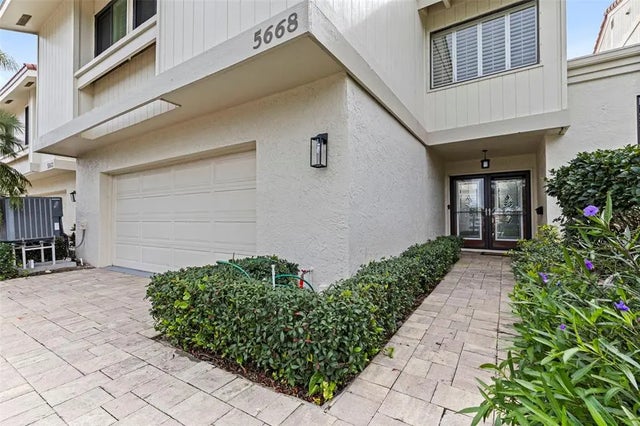 5668 Escondida Boulevard S, ST PETERSBURG