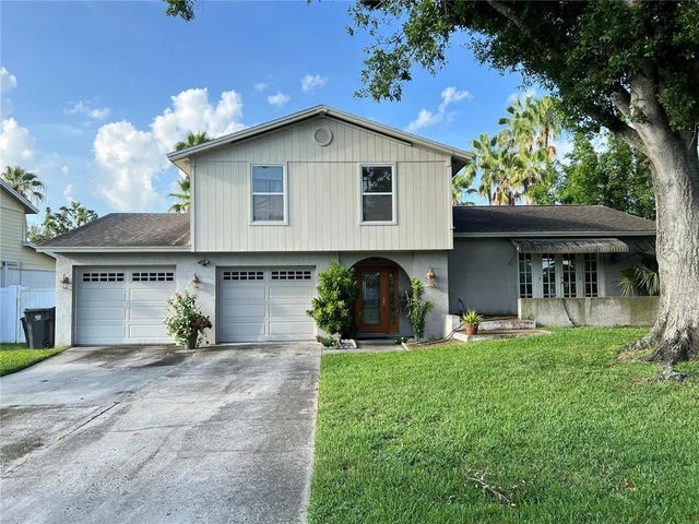 8244 Vassar Circle, TAMPA