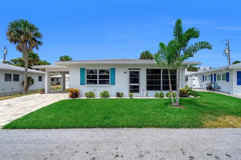 1977 Beach Road 84, ENGLEWOOD