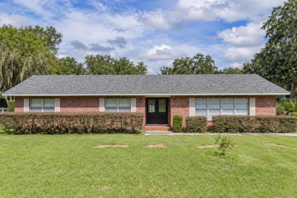 609 W Pipkin Road, LAKELAND
