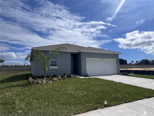 2824 Supermarine Road, TAVARES