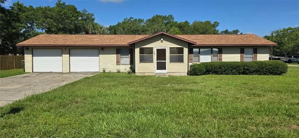 541 Sunset Avenue, UMATILLA
