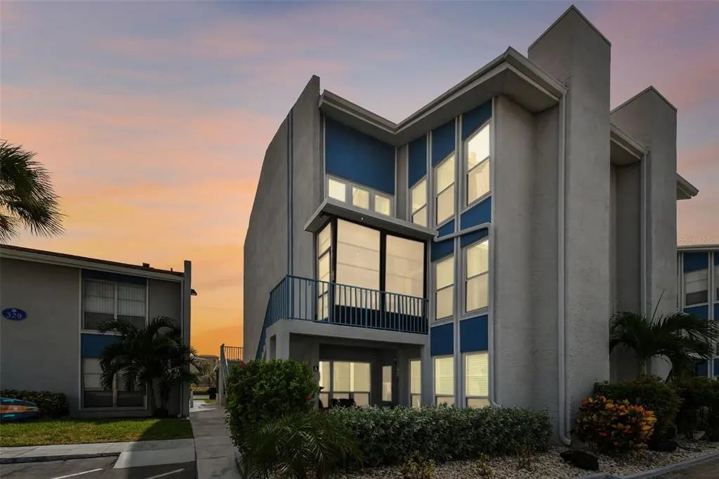 315 Medallion Boulevard E, MADEIRA BEACH