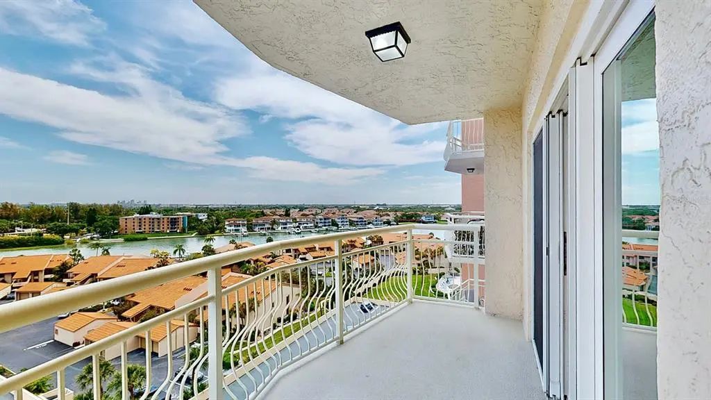 4900 Brittany Drive S 1011, ST PETERSBURG