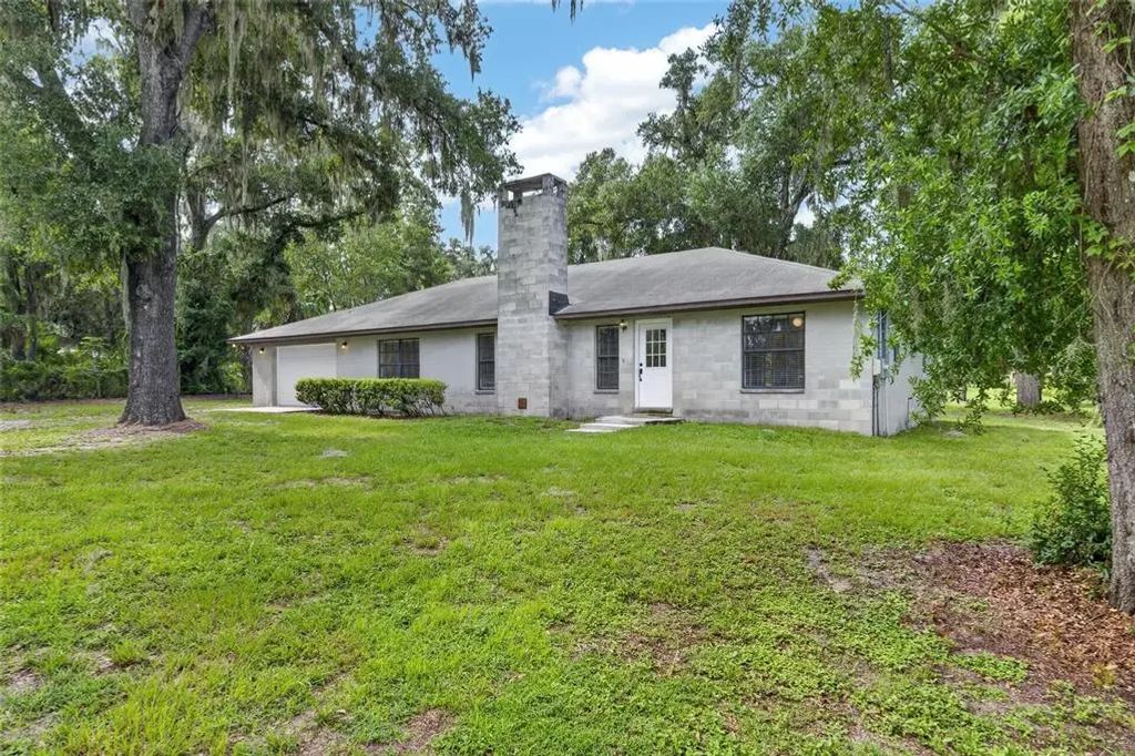 615 Thompson Road, LITHIA