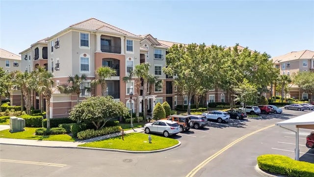 8296 Portofino Drive 405, DAVENPORT