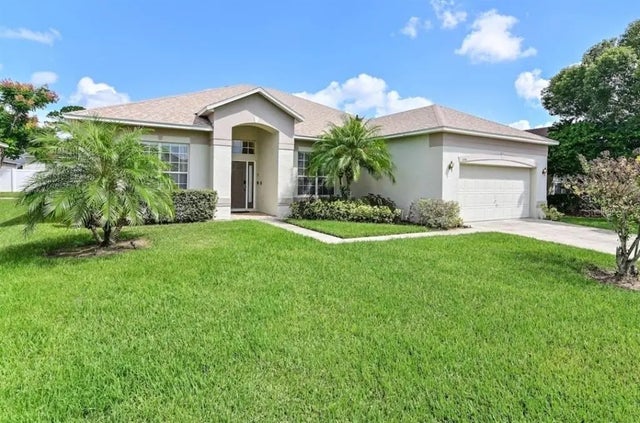 236 Boxwood Drive, DAVENPORT