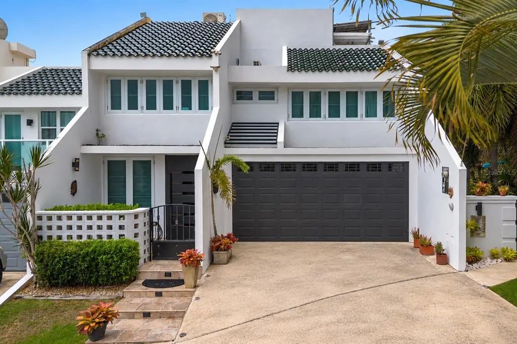 1 Urb. Evergreen Town Houses, VEGA ALTA