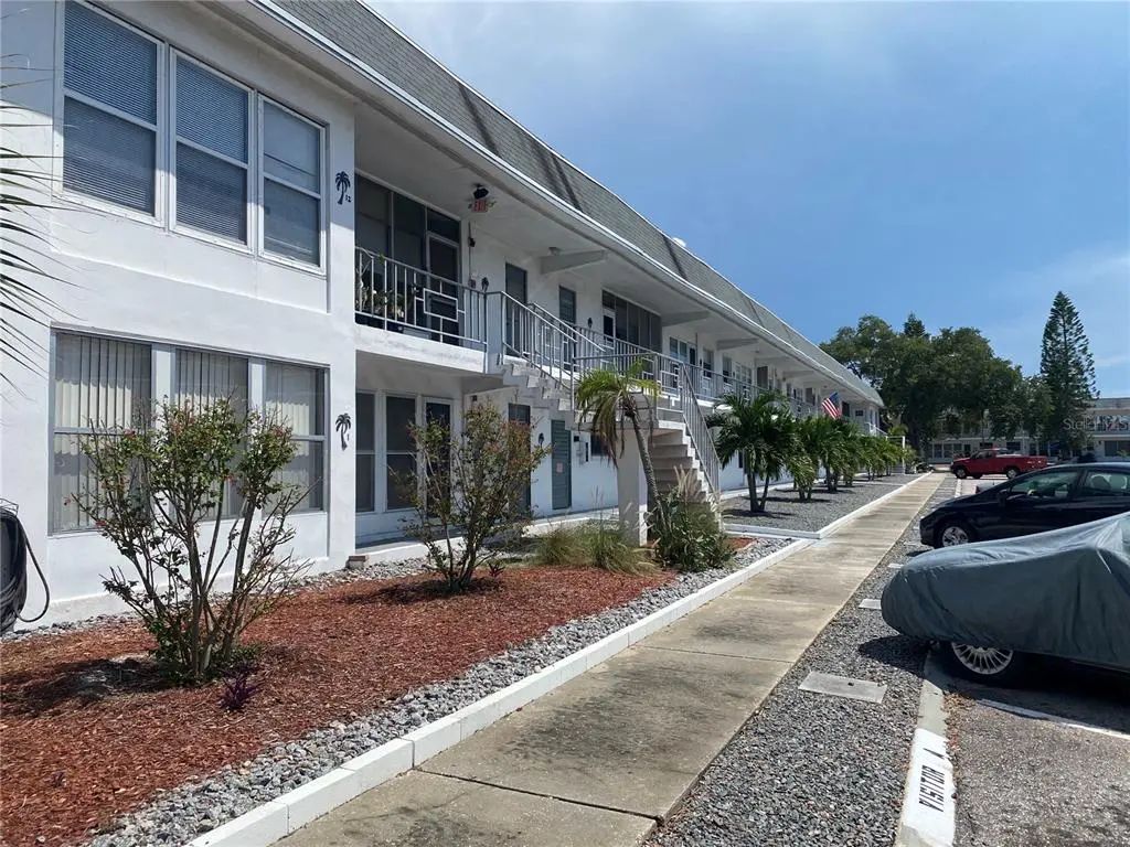 1221 Drew Street A17, CLEARWATER