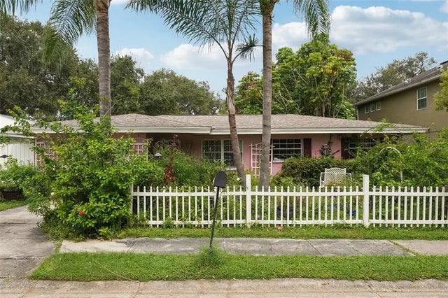 1085 3rd Street N, SAFETY HARBOR