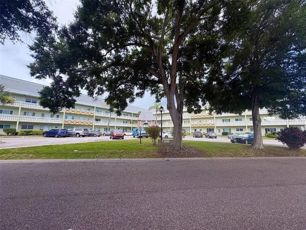 2459 Columbia Drive 69, CLEARWATER