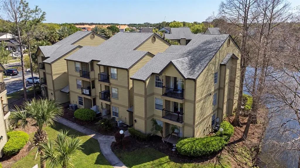 1908 Lake Atriums Circle 24, ORLANDO