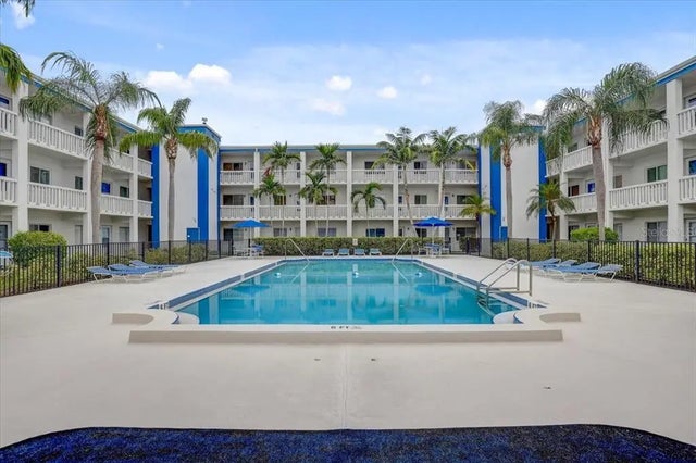 350 79th Avenue N 204, ST PETERSBURG