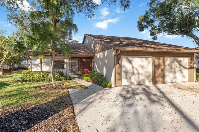 121 Oak Hill Drive 1, SARASOTA