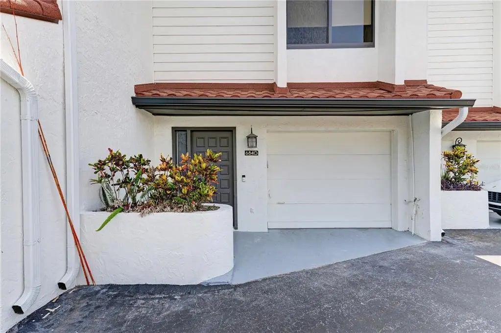 6840 Midnight Pass Road 6840