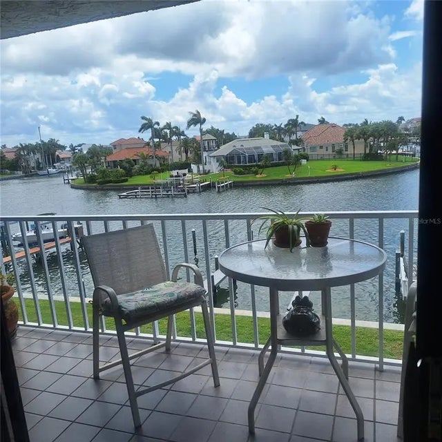 719 Pinellas Bayway S 203, TIERRA VERDE