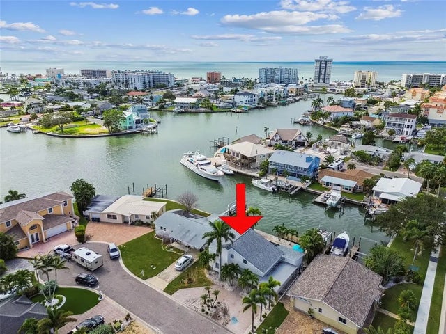 17450 2nd Street E, REDINGTON SHORES