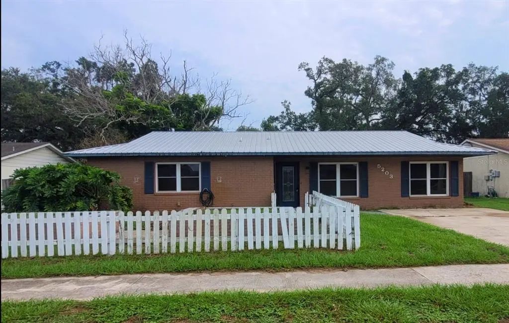 5203 Presidential Street, SEFFNER