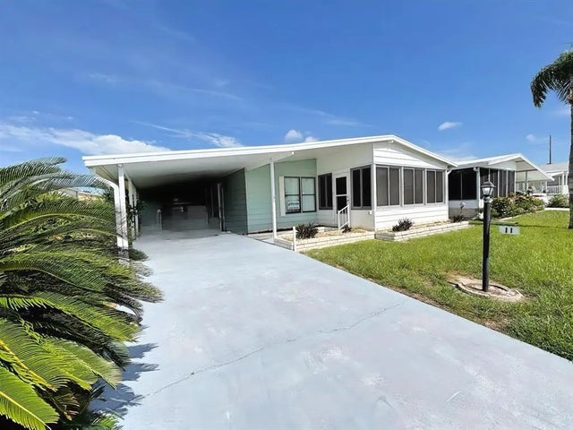 11 Navel Drive, WINTER HAVEN