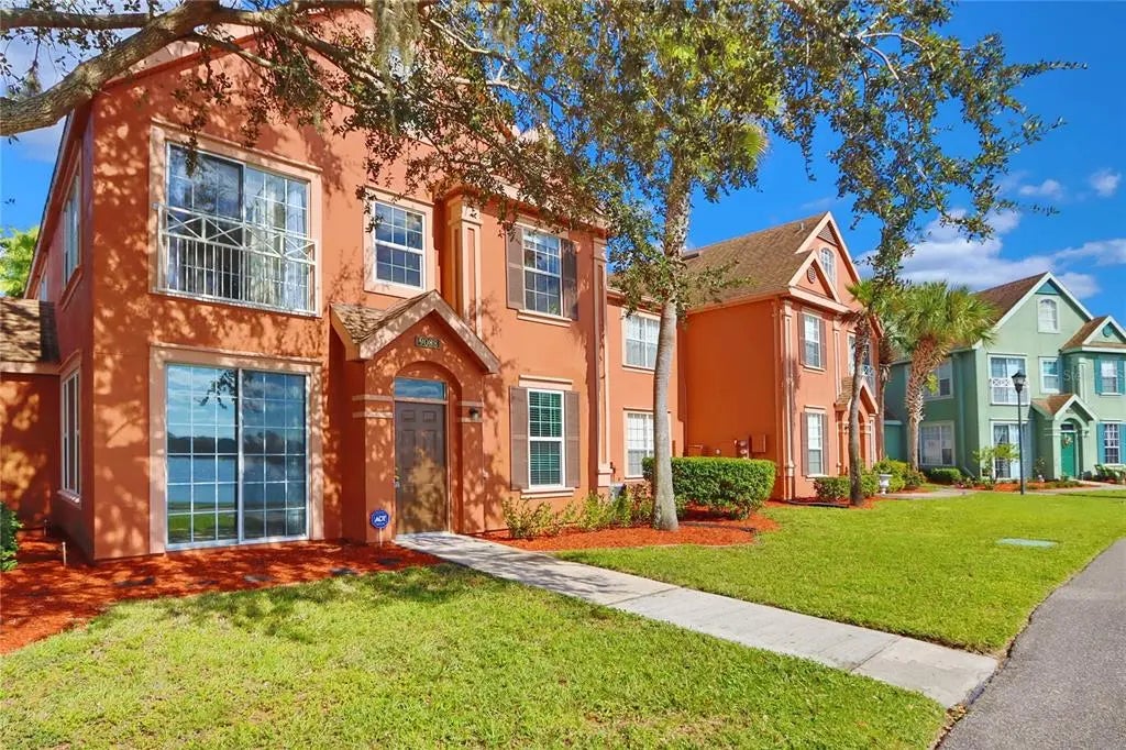 9088 Lake Chase Island Way 9088, TAMPA