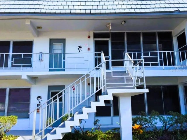 1221 Drew Street A21, CLEARWATER