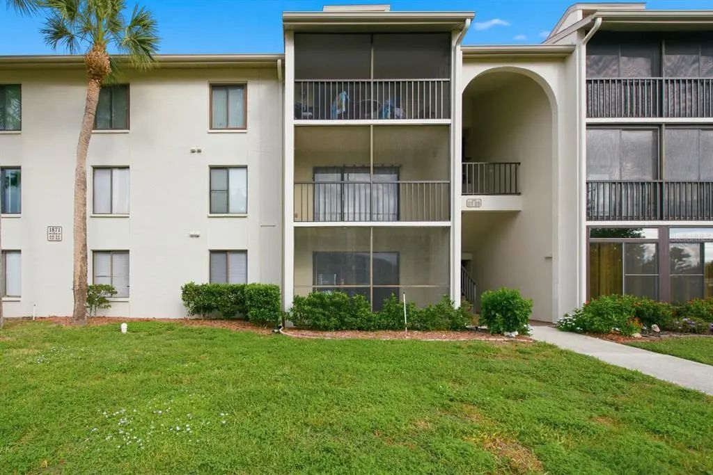 1871 Pine Ridge Way W E1, PALM HARBOR