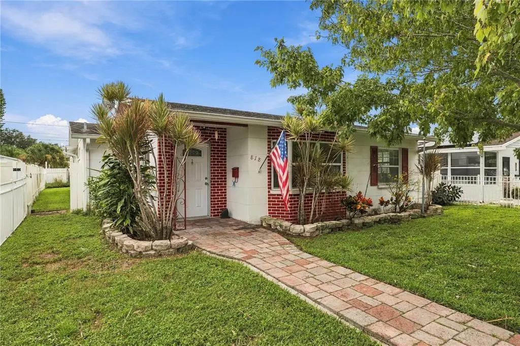818 90th Avenue N, ST. PETERSBURG