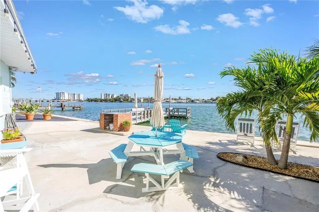 8615 E Bay Drive 2, TREASURE ISLAND