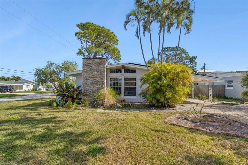 9107 Bay Street Ne, ST PETERSBURG