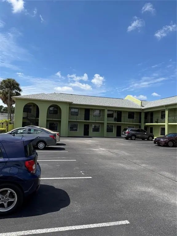 4414 N Clark Avenue 13, TAMPA