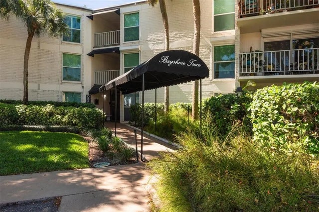 3325 Bayshore Boulevard D11, TAMPA