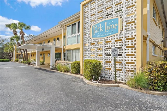 2155 Wood Street A20, SARASOTA