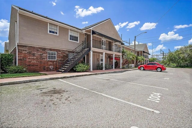 200 Country Club Drive 1001, LARGO