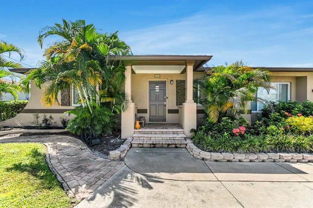 4864 Lake Charles Drive N, KENNETH CITY