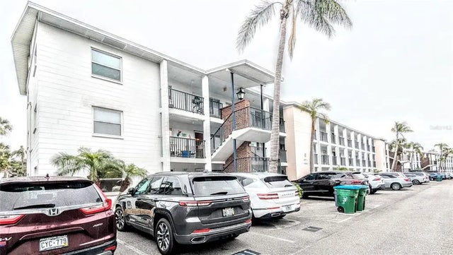 2057 Sunset Drive G1, BRADENTON