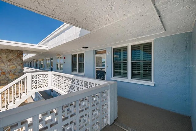 4715 Bay Street Ne 323, ST PETERSBURG
